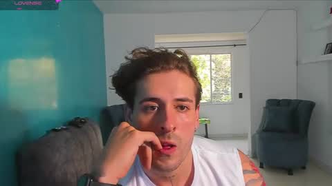 ares_blue online show from August 4, 4:48 pm