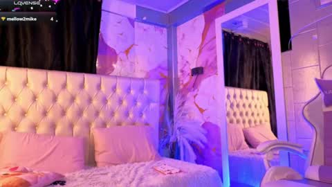 ares_twins online show from July 31, 11:54 pm