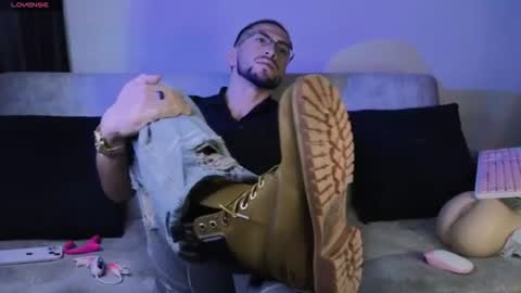 Mateo online show from August 11, 3:14 pm