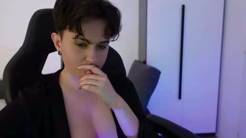 AresNoir online show from April 27, 1:46 am