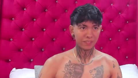  A R E S P A X T O N N  online show from August 8, 5:02 pm