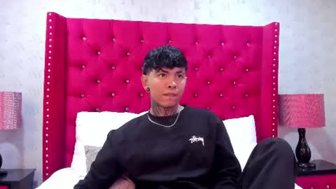  A R E S P A X T O N N  online show from August 9, 1:12 pm