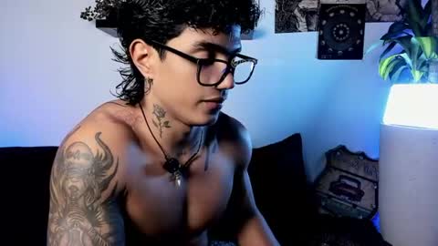 aress444 online show from August 10, 9:05 pm