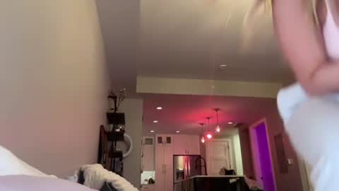  Ari online show from June 24, 5:31 am
