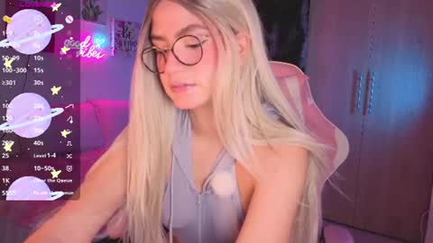 ari_blis online show from August 28, 9:35 pm
