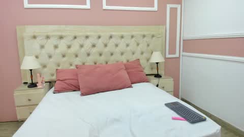 ari_dolce online show from August 7, 3:56 pm