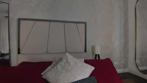 Ari Wilde online show from August 15, 1:48 pm