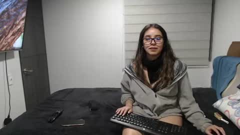 aria_blaze2 online show from August 10, 12:12 am