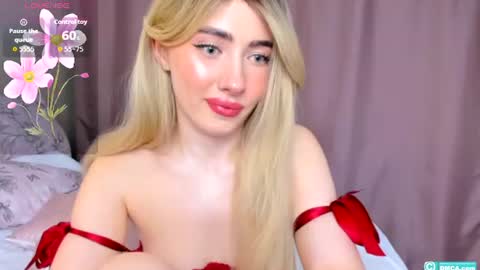aria_montclair online show from August 11, 5:48 pm