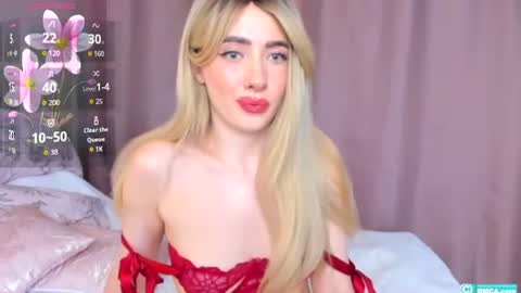 aria_montclair online show from August 11, 9:06 pm