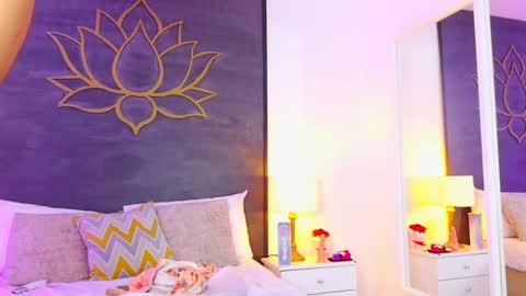 ARIA PEACH  online show from August 9, 4:02 am