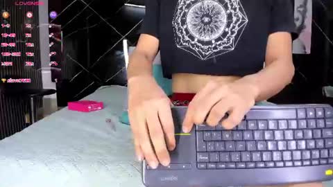 aria_skyee online show from August 13, 6:27 am