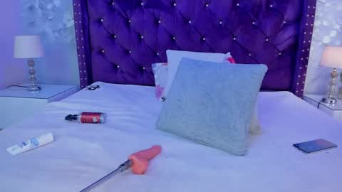 Aria  online show from August 12, 10:01 pm