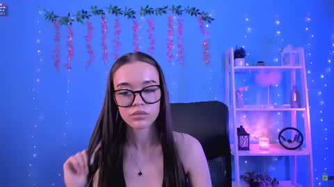 aria_wild_ online show from August 4, 2:14 pm