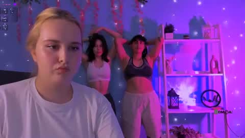 aria_wild_ online show from August 6, 2:32 am
