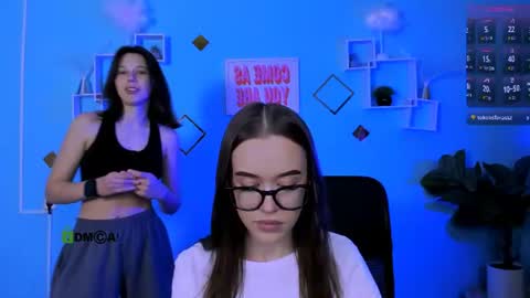 aria_wild_ online show from August 10, 7:04 pm