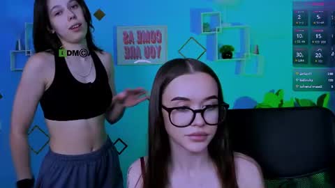 aria_wild_ online show from August 10, 9:38 pm