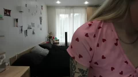 Arina online show from August 16, 7:34 am