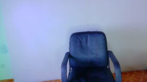 A R I A  B E N E T T  online show from August 14, 9:24 am