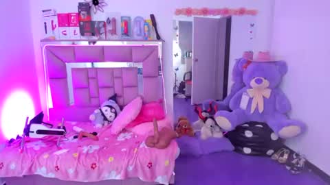 ariadnacappelletty_ online show from August 7, 11:05 pm