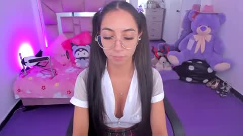 ariadnacappelletty_ online show from August 8, 5:02 pm