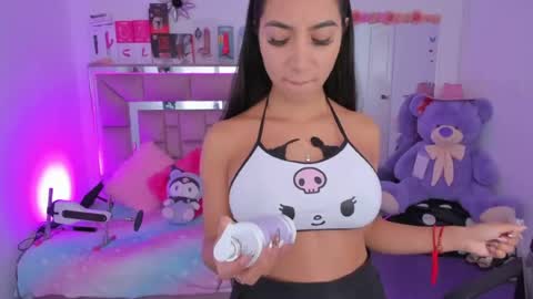 ariadnacappelletty_ online show from August 11, 5:59 pm