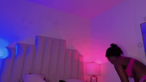 ariadnacolby online show from July 18, 2:34 am