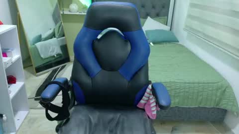 ariah_cute online show from August 11, 10:45 pm