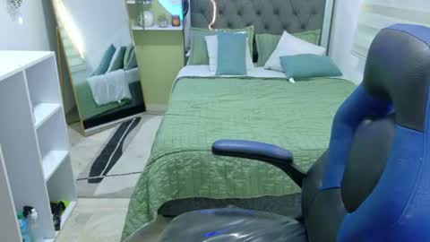 ariah_cute online show from August 14, 10:02 pm