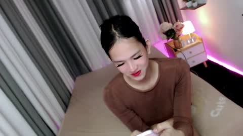 ariahooper online show from August 9, 12:28 pm