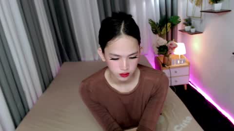 ariahooper online show from August 13, 9:34 am