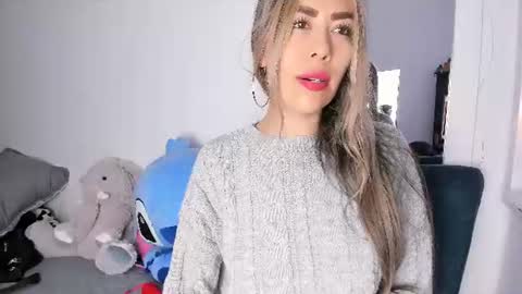 ariana_belucci online show from July 19, 10:34 pm