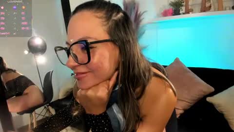 Ariana blonde online show from August 1, 12:44 pm