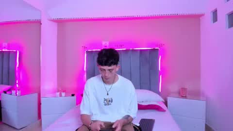 ariana_cri_x online show from August 5, 1:20 pm