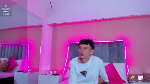 ariana_cri_x online show from August 8, 3:34 pm