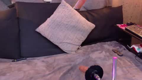 Ariana online show from August 9, 2:51 pm