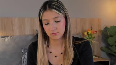 Ariana  online show from August 3, 2:57 pm