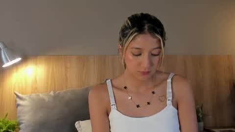 Ariana  online show from August 8, 6:52 pm