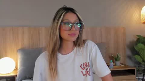 Ariana  online show from August 13, 4:32 pm