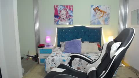 ariana_skinny20_ online show from July 16, 11:59 pm
