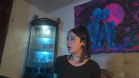 ariana_whitee online show from July 18, 7:20 am