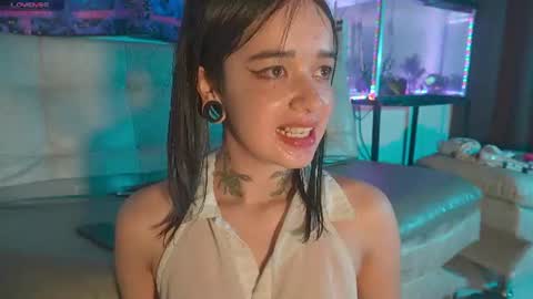 ariana_whitee online show from August 5, 12:08 am