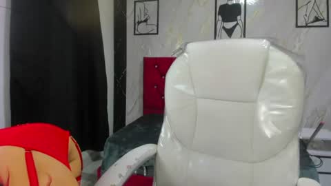 arianafiree online show from August 14, 6:22 pm