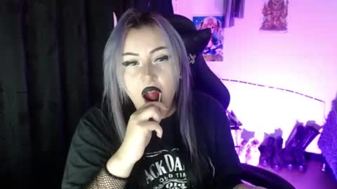 Ari Independent model online show from July 31, 9:42 pm