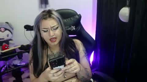 Ari Independent model online show from August 10, 7:37 pm