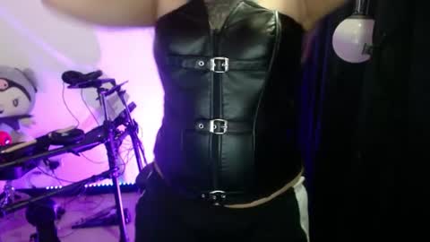 Ari Independent model online show from August 11, 10:34 pm