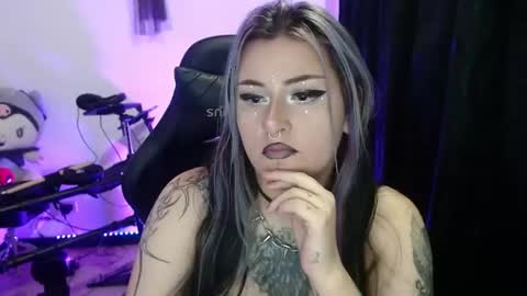 Ari Independent model online show from August 13, 10:24 pm