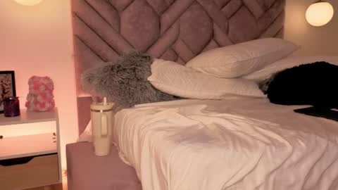 Arianna online show from August 10, 9:49 pm