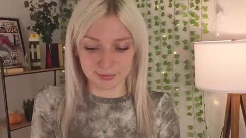 Mia online show from September 5, 10:20 am