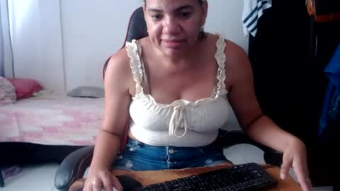 ariannaloovel online show from July 30, 6:14 pm